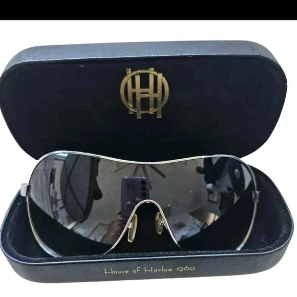 Vintage CE2003-0241 Ultraviolet Protection Style Sunglasses In Hardshell Case - Picture 7 of 7